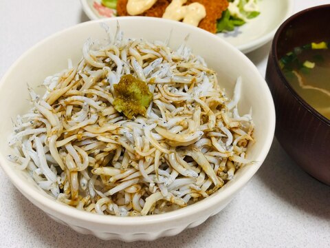 贅沢にたっぷりと♪釜揚げしらす丼